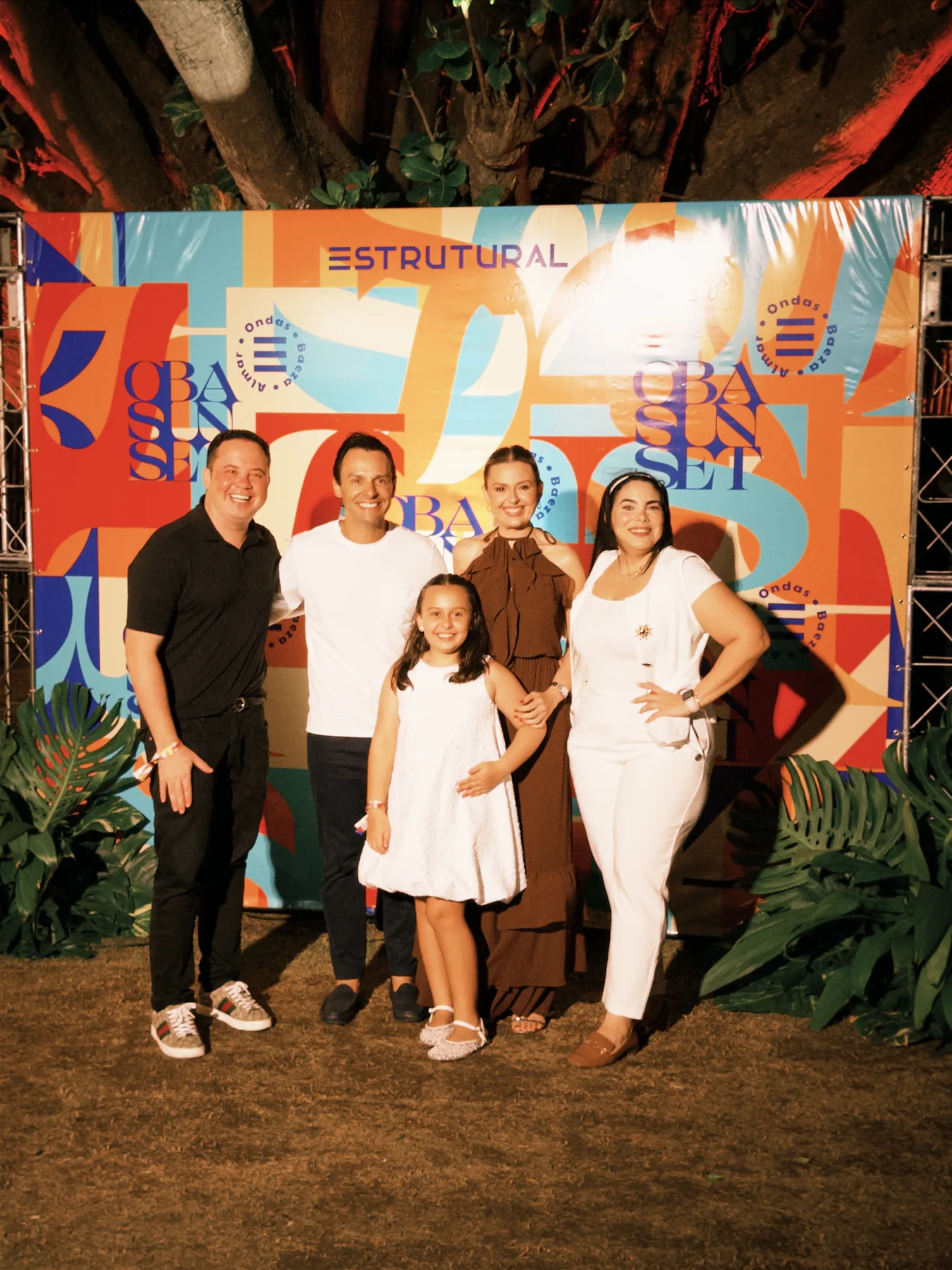 Convidados em painel de evento corporativo no UNIQUE Beach